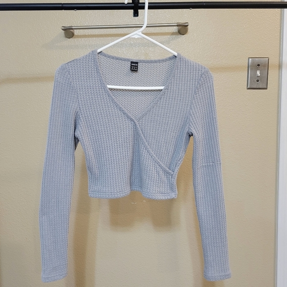 SHEIN Essnce light gray Heathered Knit Surplice Neck Cropped Tee size XS - Picture 1 of 5